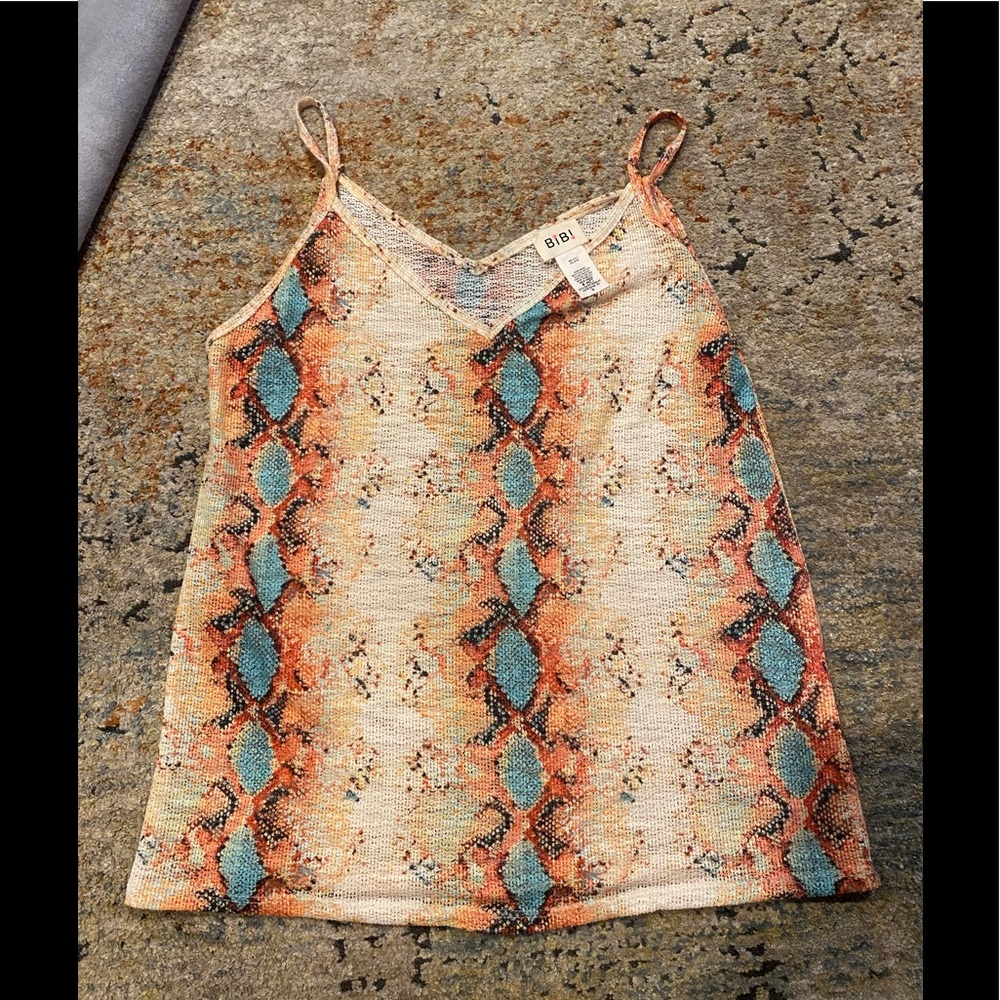 Loose fitting tank - Picture 1 of 5